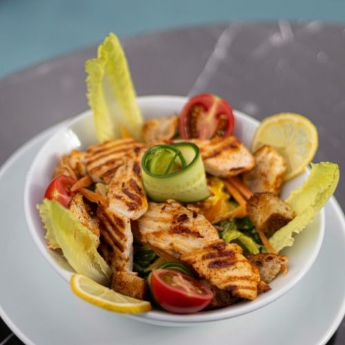 Tavuklu Caesar Salata